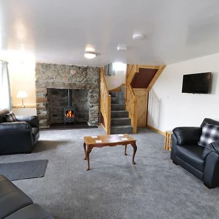 Ty Rhos, Farm Stay, Sleeps 4, Rhoshirwaun 2 Miles From אברדרון מראה חיצוני תמונה