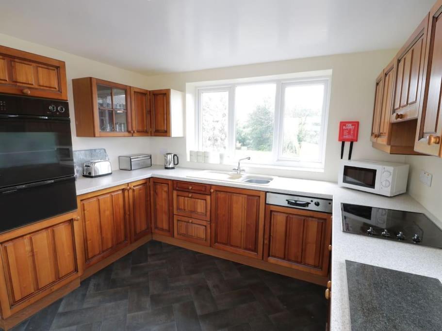Ty Rhos, Farm Stay, Sleeps 4, Rhoshirwaun 2 Miles From אברדרון מראה חיצוני תמונה